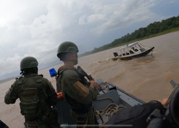 Militares da Marinha do Brasil durante patrulha no Rio Solimões -Foto: Marinha do Brasil