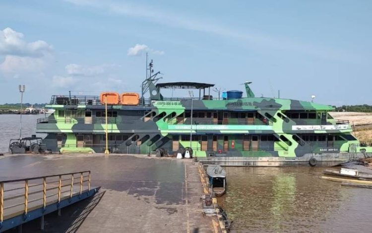 Polícia prende em flagrante homem suspeito de praticar estupro dentro de embarcação