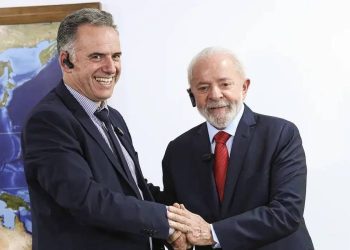 Lula recebe presidente eleito do Uruguai no Palácio do Planalto