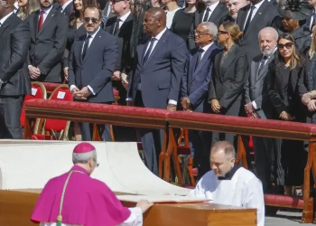 Presidente da República, Luiz Inácio Lula da Silva, durante Missa Ezequiel em intenção de Sua Santidade o Papa Francisco. Átrio da Basílica de São Pedro, Praça de São Pedro. Foto: Ricardo Stuckert/PR