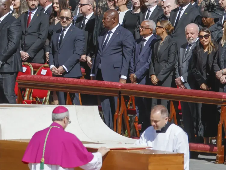 Presidente da República, Luiz Inácio Lula da Silva, durante Missa Ezequiel em intenção de Sua Santidade o Papa Francisco. Átrio da Basílica de São Pedro, Praça de São Pedro. Foto: Ricardo Stuckert/PR