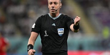 Raphael Claus será o dono do apito, enquanto, Anne Kesy Gomes de Sá e Leide Laura Rocha Carneiro serão as bandeirinhas