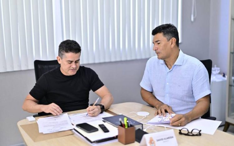 David Almeida regulariza bairros Morro da Liberdade, Santa Luzia, Betânia e São Lázaro