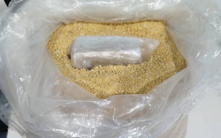 Polícia apreende droga escondida em saco de farinha, em Novo Aripuanã