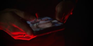 Exposição indevida de crianças e adolescentes na internet. (Fotos Beatriz Sampaio e Lyandra PeresPC-AM)