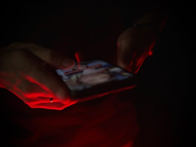 Exposição indevida de crianças e adolescentes na internet. (Fotos Beatriz Sampaio e Lyandra PeresPC-AM)