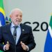 O presidente Lula durante coletiva de imprensa em Joanesburgo, na África do Sul: 'Se alguém imaginou que poderia enfraquecer o multilateralismo, esses eventos, tanto da COP quanto do G20 aqui na África do Sul, demonstram que o multilateralismo está mais do que vivo'. Foto: Ricardo Stuckert / PR