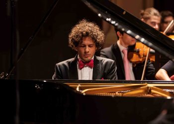 FOTOS : Esley Cavalcante, Renato Mangolin e Peter Adamik/Divulgação