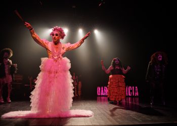 FOTOS: Vitor Dias (Sebastião) e Allícia Castro (Ensaio de Despedida)