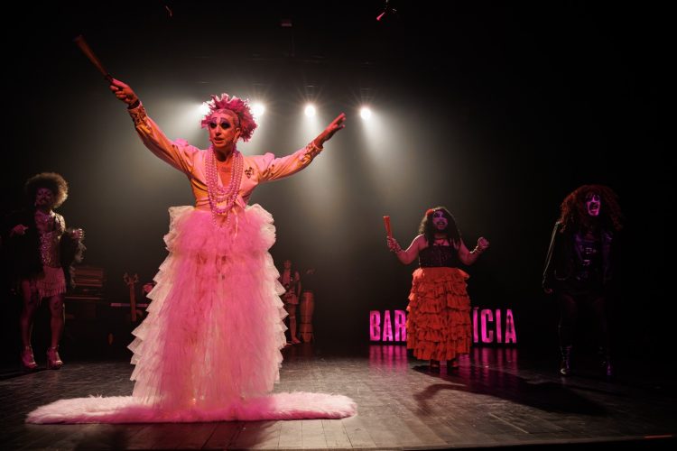 FOTOS: Vitor Dias (Sebastião) e Allícia Castro (Ensaio de Despedida)