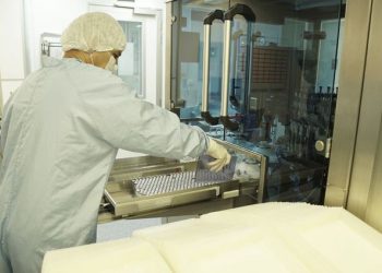 Controle de Qualidade interno de Bio-Manguinhos durante a produção das vacinas contra covid-19 foto: Bio-Manguinhos/Fiocruz