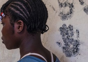 Menina de quinze anos da República Centro-Africana perdeu dois anos de escola quando era criança-soldado. Foto: UNICEF/Vlad Sokhin