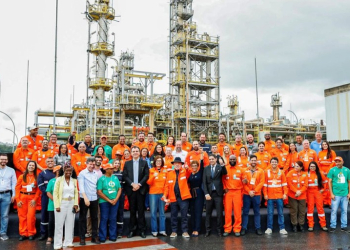 Inicialmente, serão investidos R$ 3,8 bilhões e gerados em torno de 8 mil postos de trabalho em ações da Regap, no período do atual Plano de Negócios da Petrobras (2026-30). Ricardo Stuckert / PR