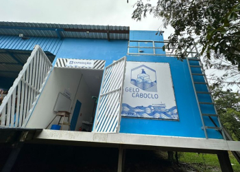 Gelo Caboclo,  fábrica de gelo movida a energia solar no Rio Negro - Foto Fabíola Sinimbu/Agência Brasil