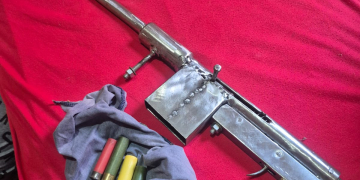 Arma apreendida. (Foto: Divulgação/PC-AM)