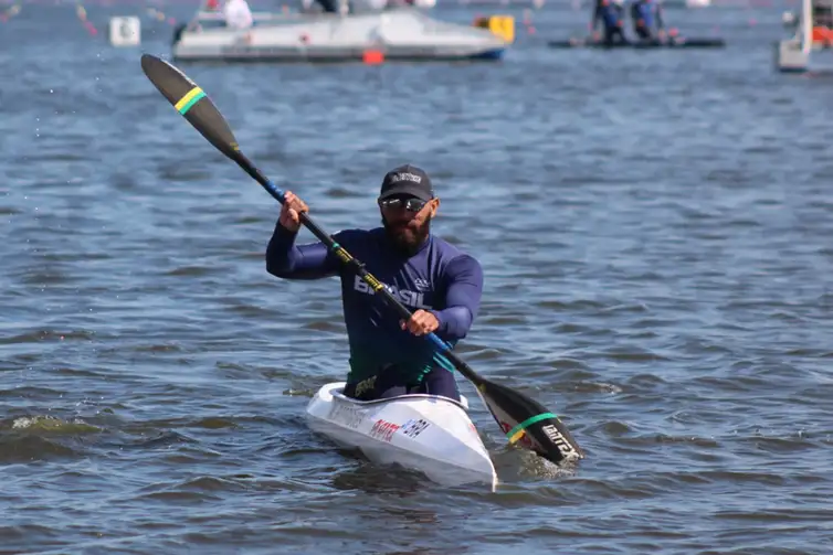 Canoista Miqueias participa de prova de canoagem na Copa do Mundo. - Isabella Oliveira/CBCa