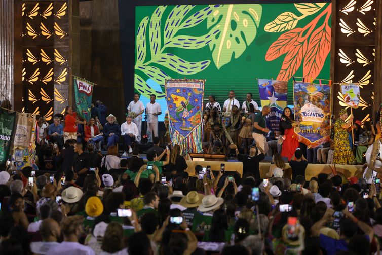 Lula anuncia ações para fortalecer culturas tradicionais e populares