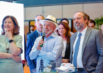 Investimentos do Governo do Brasil na modernização de redes de distribuição de energia devem gerar 100 mil empregos diretos e indiretos no país - Foto: SEAUD/PR