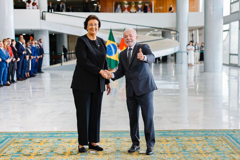 ‘Brasil acompanha crescimento do Suriname’, diz Lula em visita da presidenta Jennifer Geerlings-Simons ‘Brasil acompanha crescimento do Suriname’, diz Lula em visita da presidenta Jennifer Geerlings-Simons
