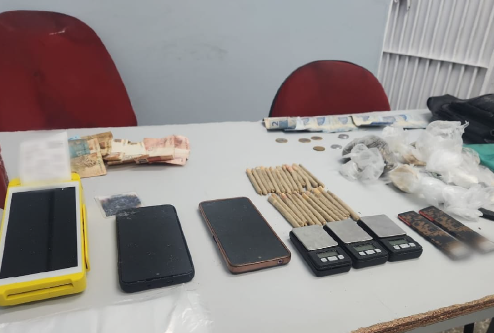 Dupla é presa por tráfico de drogas e associação para o tráfico