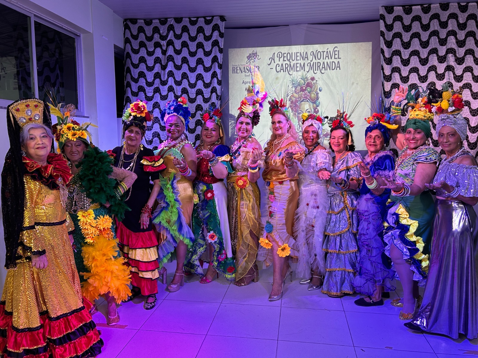 A Pequena Notável: Espetáculo da FUnATI celebra alegria e legado cultural de Carmen Miranda A Pequena Notável: Espetáculo da FUnATI celebra alegria e legado cultural de Carmen Miranda