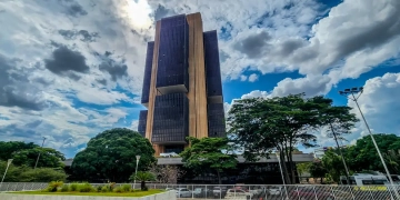 PEC no Senado facilita cooptação do Banco Central, dizem economistas