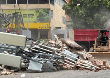 Em El Paraíso, na zona sudoeste de Caracas, são removidos os destroços após o terremoto na Venezuela. Foto: Ocha/Luisana Solano