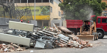 Em El Paraíso, na zona sudoeste de Caracas, são removidos os destroços após o terremoto na Venezuela. Foto: Ocha/Luisana Solano