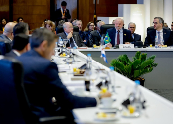 O encontro em Assunção reúne líderes dos países membros e associados do bloco para discutir medidas de aprofundamento da integração regional, fortalecimento do comércio, agenda social e desenvolvimento. Foto: Ricardo Stuckert / PR