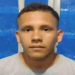A Polícia Civil do Amazonas (PC-AM), por meio da Delegacia Interativa de Polícia (DIP) de Tefé, (a 523 quilômetros de Manaus), divulga a imagem de Jael de Souza Franquelino, conhecido como “Loirinho”, suspeito de envolvimento em crimes patrimoniais no município.
De acordo com o delegado Renato Ferraz, o suspeito é apontado como autor de uma série de furtos e roubos registrados em diferentes bairros de Tefé, sendo considerado foragido da Justiça.
“Em um dos casos, no dia 28 de maio, ele teria praticado um roubo contra uma mulher grávida, ocasião em que, segundo apuração, invadiu a residência da vítima e, mediante grave ameaça com o uso de arma branca, exigiu a entrega de pertences, causando intenso abalo emocional”, explicou o delegado.
Colaboração
A PC-AM solicita a quem tenha quaisquer informações sobre o paradeiro de Jael de Souza Franquelino entre em contato pelos números (92) 98426-1022, disque-denúncia da unidade policial; 197 e (92) 3667-7575, da PC-AM; ou pelo 181, da Secretaria de Segurança Pública do Amazonas (SSP-AM). A identidade do informante será mantida em sigilo.