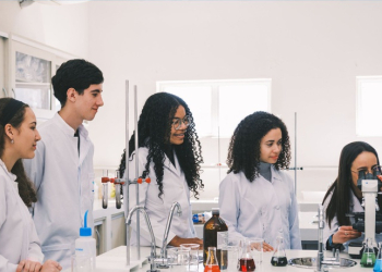 Nova lei irá estimular a criação de centros de referência especializados e outras medidas de apoio ao desenvolvimento desses estudantes | Foto: Gaia Schüler/MEC