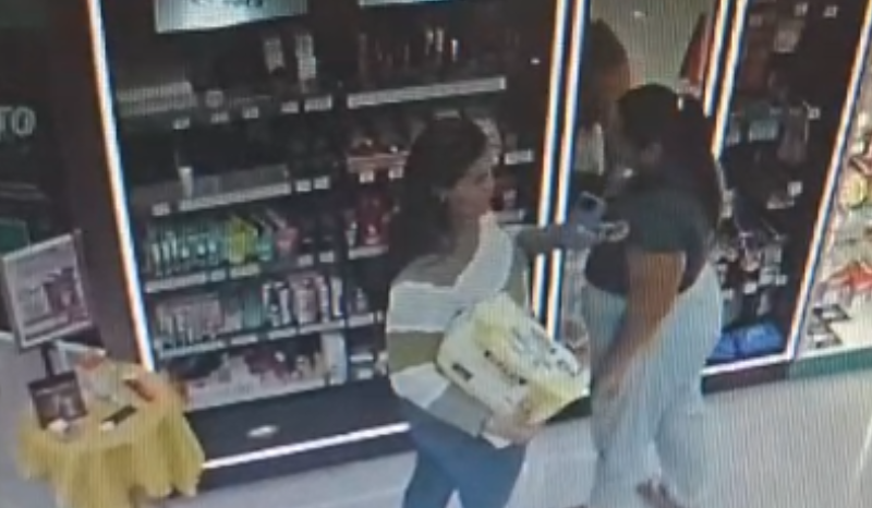 Mulheres furtam produtos de beleza em loja de Manaus; veja vídeo