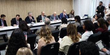 Ministro do Desenvolvimento, Indústria, Comércio e Serviços (MDIC), Geraldo Alckmin, fala durante declaração à imprensa a respeito do recente anúncio do USTR de imposição de tarifas contra produtos brasileiros, na sala de coletivas do Palácio Itamaraty. Foto: Valter Campanato/Agência Brasil