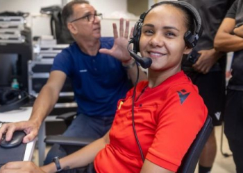 Adriana Costa Farias alcança mais um feito histórico na carreira, na mesma partida que marcará a estreia dos equipamentos próprios do árbitro de vídeo da Federação Amazonense de Futebol. Foto: Divulgação