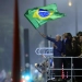 O presidente Luiz Inácio Lula da Silva fala com eleitores após a vitória e reeleição nas Eleições 2026, na avenida Paulista. Foto: Paulo Pinto/Agencia Brasil